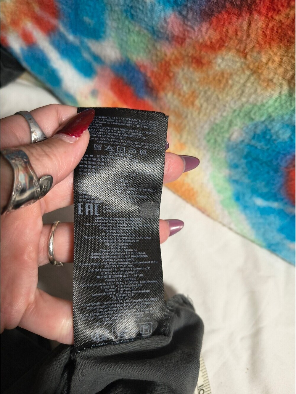 Guess Los Angeles Black T-Shirt with Logo Tape on Sleeves - Picture 10 of 14